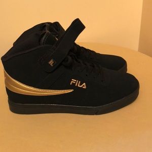 FILA men’s black suede lace up sneaker NWOT